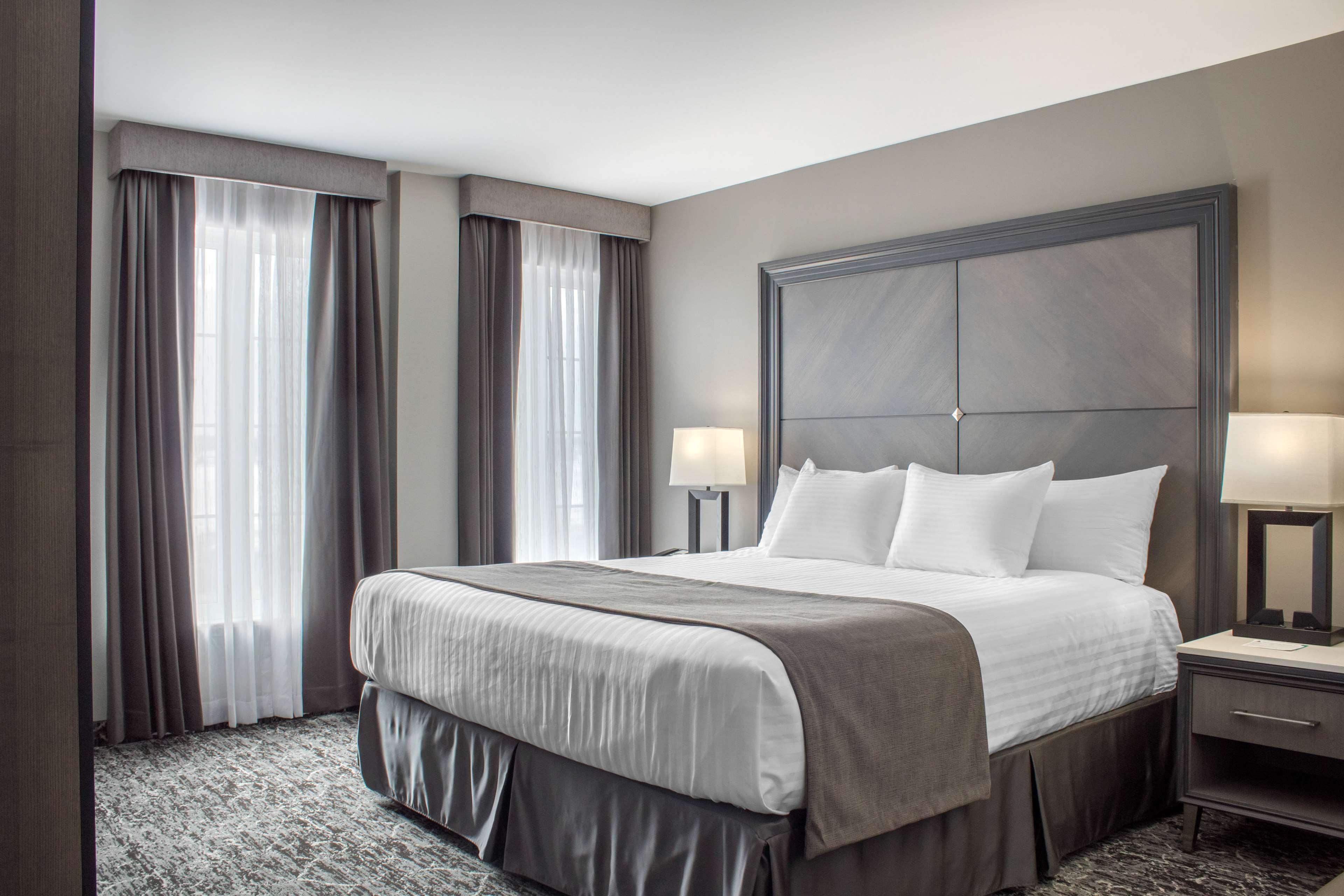 Chateau Moncton Trademark Collection By Wyndham Exteriör bild